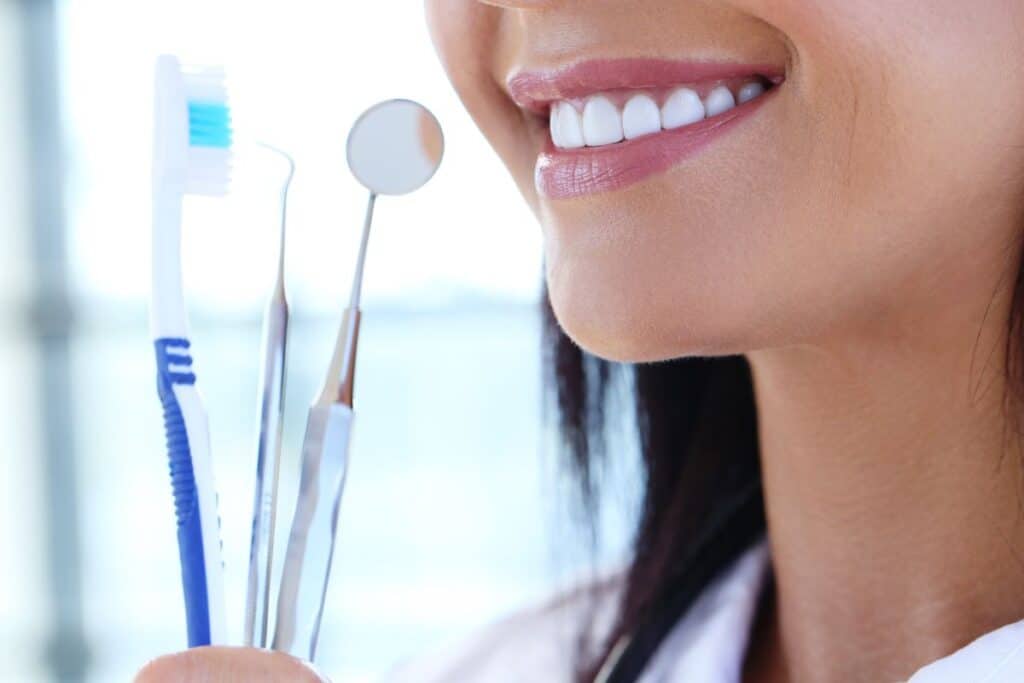 Oral Hygiene Tips To Avoid Damage, Staining, And Irritation